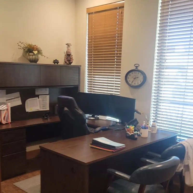 Cleaning office floor, windows, window blinds, desk and shelfs in Dallas Fort Worth Office Cleaning office floor, windows, window blinds, desk and shelfs in Dallas Fort Worth Office