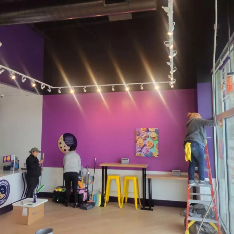 cleaning-windows-and-floors-in-retail-store-in-dallas-tx cleaning-windows-and-floors-in-retail-store-in-dallas-tx